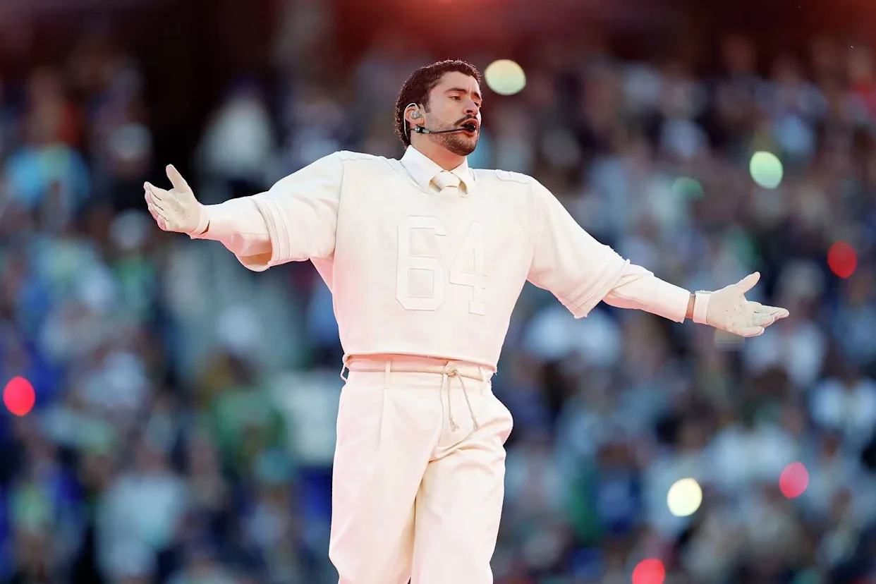 Bad Bunny cantando en vivo